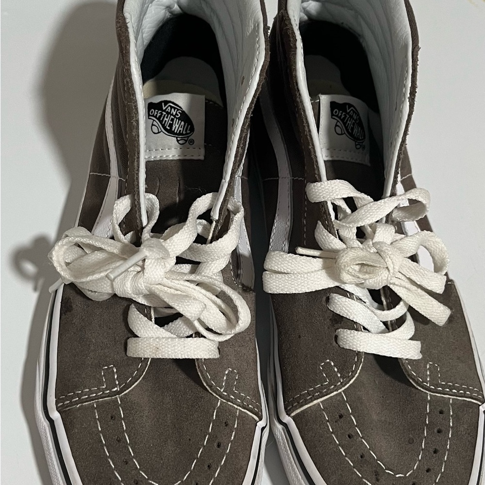 Vans Men's High-Top Sneakers - Good Condition. Clean bottoms with Magic Eraser
